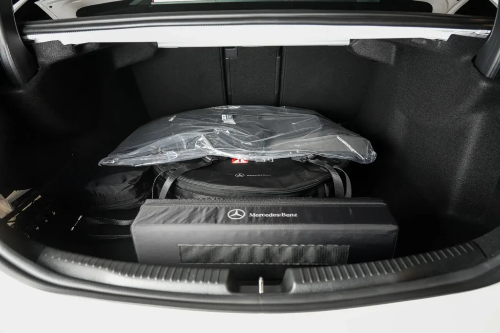 2024 Mercedes Benz C 200 Premium +