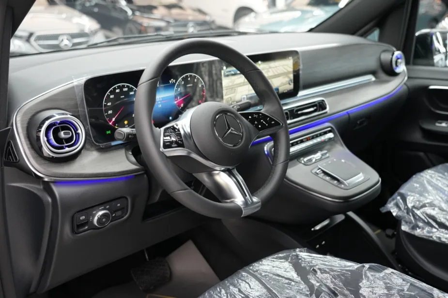New 2026 Mercedes Benz V 300 Avantgarde Black Black