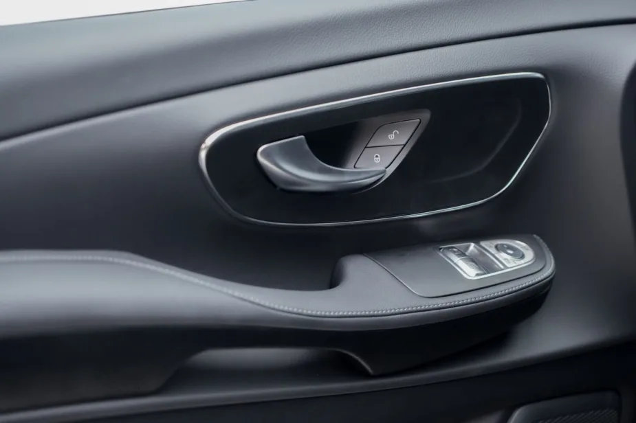 New 2026 Mercedes Benz V 300 Avantgarde Black Black