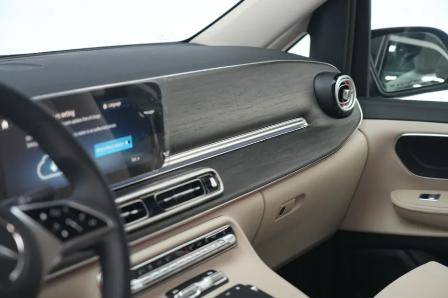 2026 Mercedes Benz V 300 Avantgarde