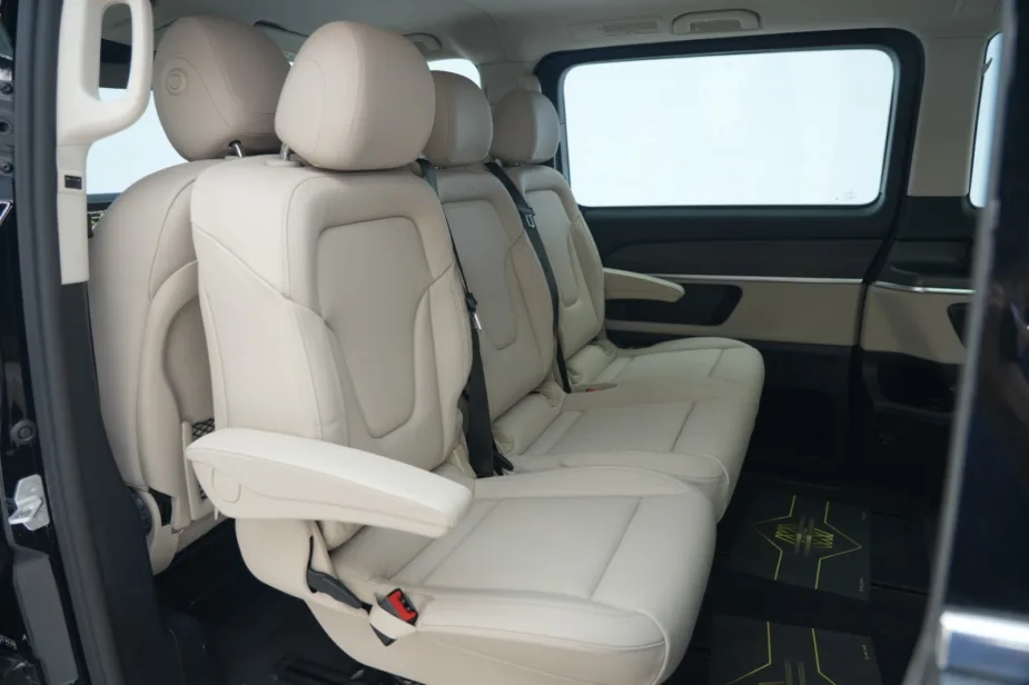 2026 Mercedes Benz V 300 Avantgarde