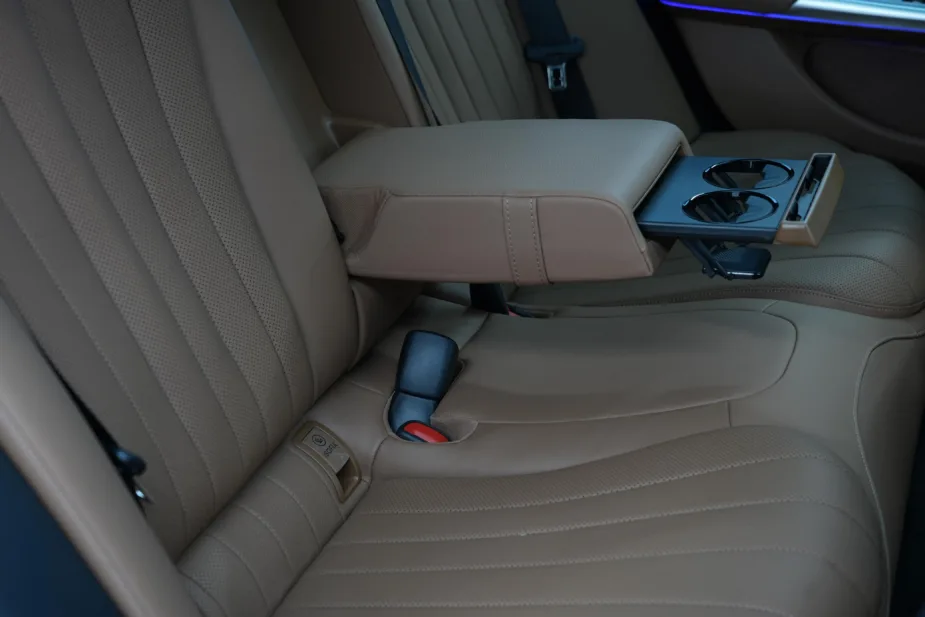 2026 Mercedes-Benz E 200 White Tan