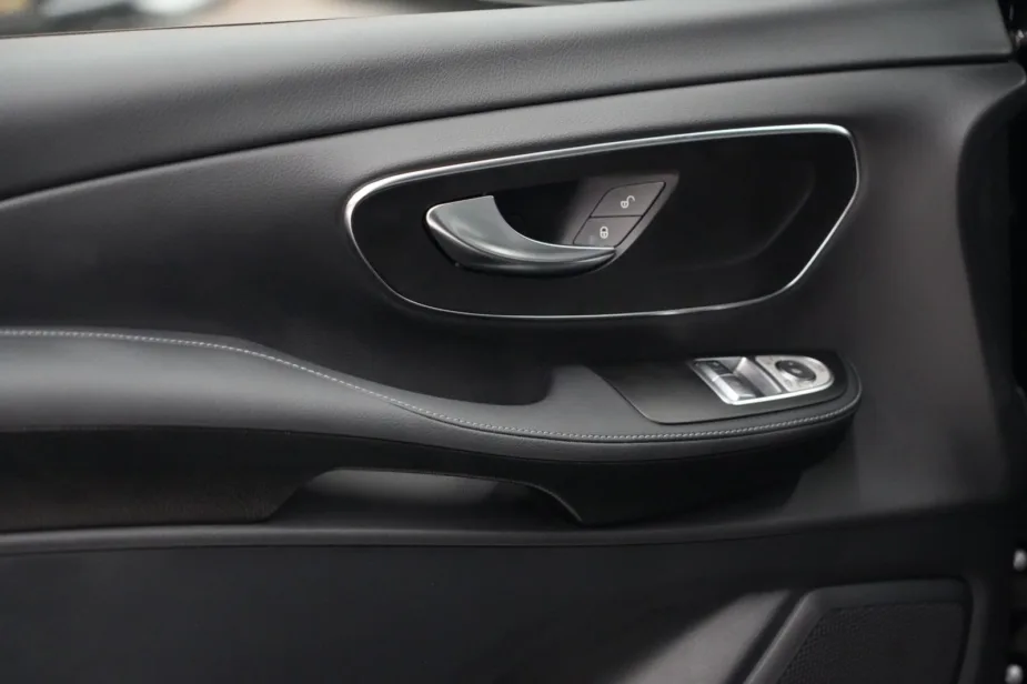 New 2026 Mercedes Benz V 300 Avantgarde Black Black