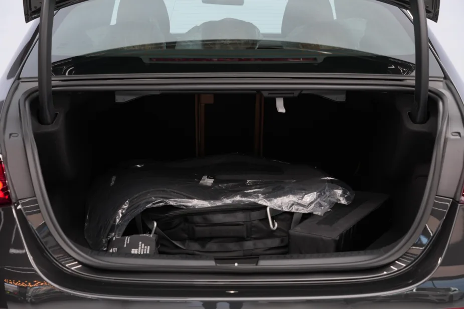 Mercedes-Benz E 200 2026 AMG Line – For Sale in Dubai