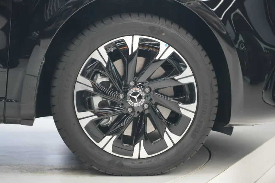 2026 Mercedes Benz V 300 Avantgarde