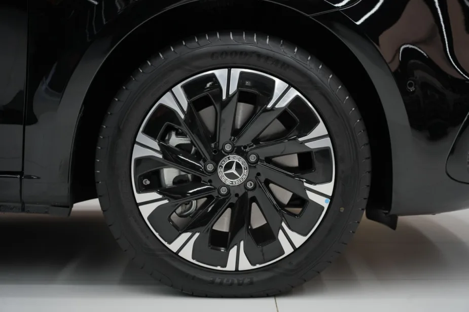 New 2026 Mercedes Benz V 300 Avantgarde Black Black