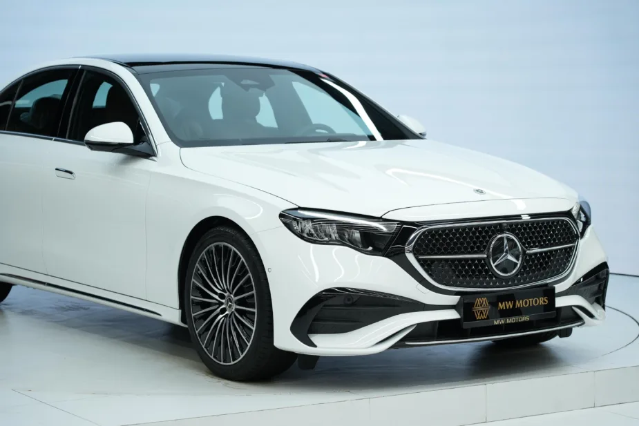 2026 Mercedes-Benz E 200 White Tan