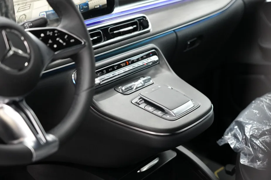 New 2026 Mercedes Benz V 300 Avantgarde Black Black