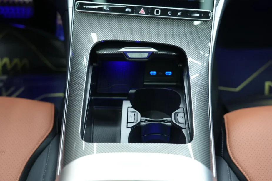 2026 Mercedes C 200 Black Tan