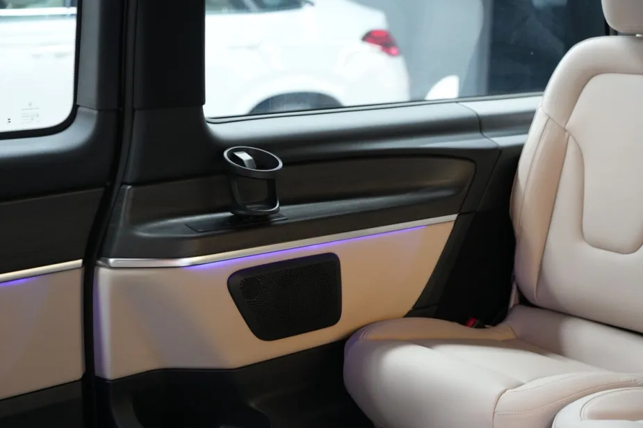 2026 Mercedes-Benz V 300 Avantgarde