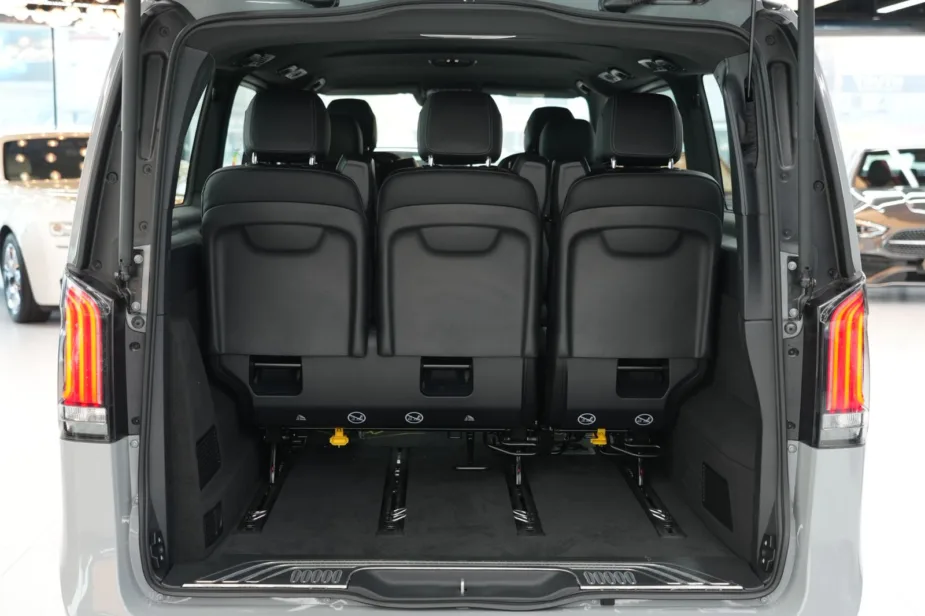 New 2026 Mercedes-Benz V300 Avantgarde Apline Grey