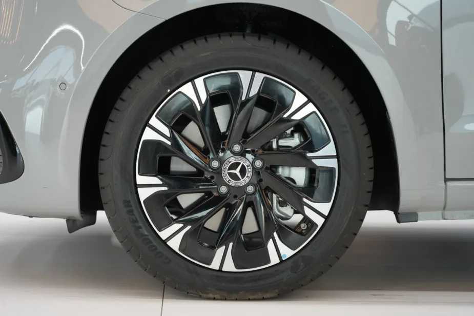 New 2026 Mercedes-Benz V300 Avantgarde Apline Grey