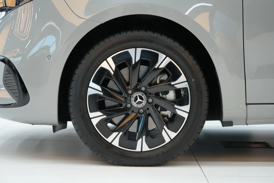 2026 Mercedes-Benz V 300 Avantgarde