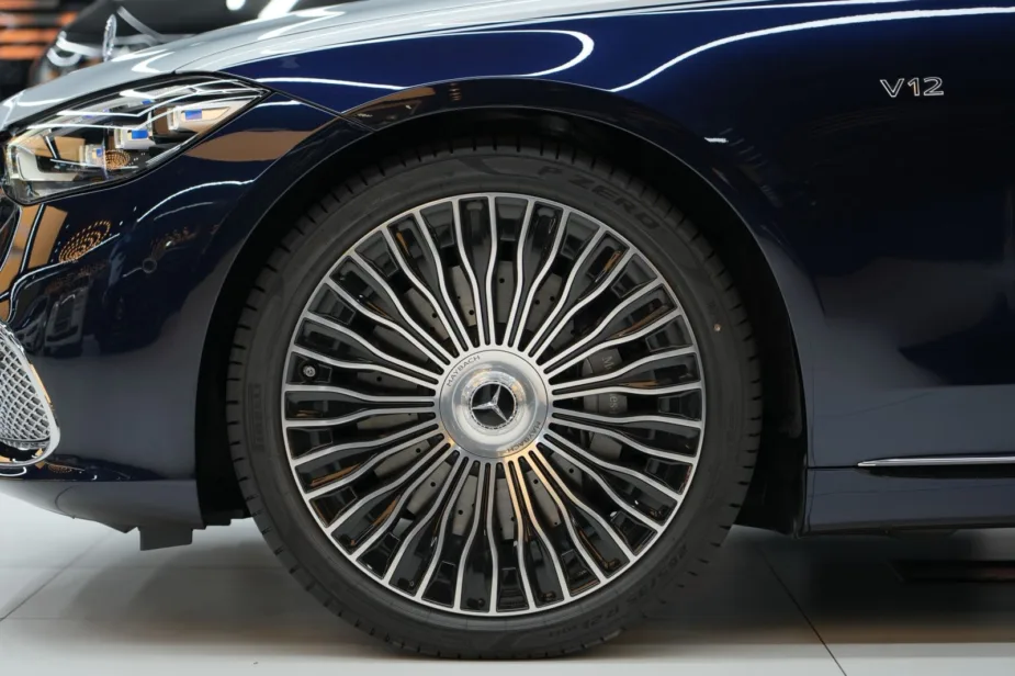 2026 Mercedes Maybach S 680 – Nautic Blue