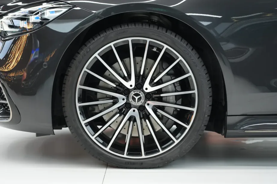 2026 Mercedes-Benz S 500 Dark Series