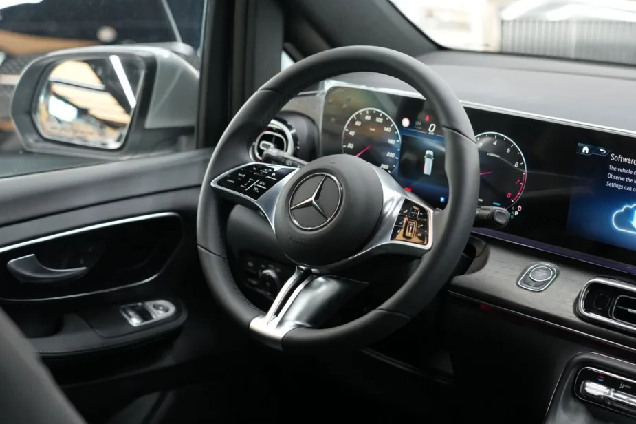 New 2026 Mercedes-Benz V300 Avantgarde Apline Grey