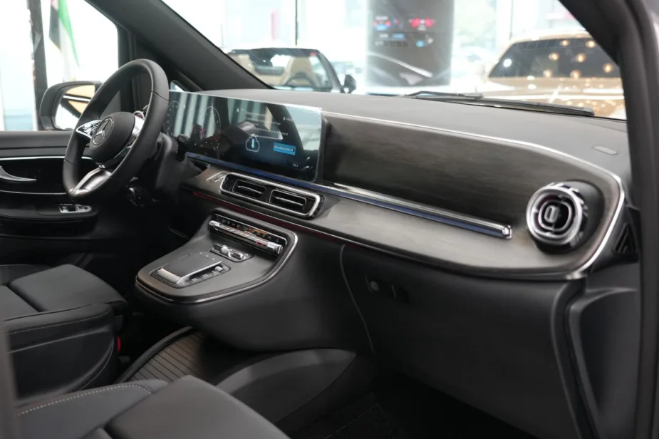 New 2026 Mercedes-Benz V300 Avantgarde Apline Grey
