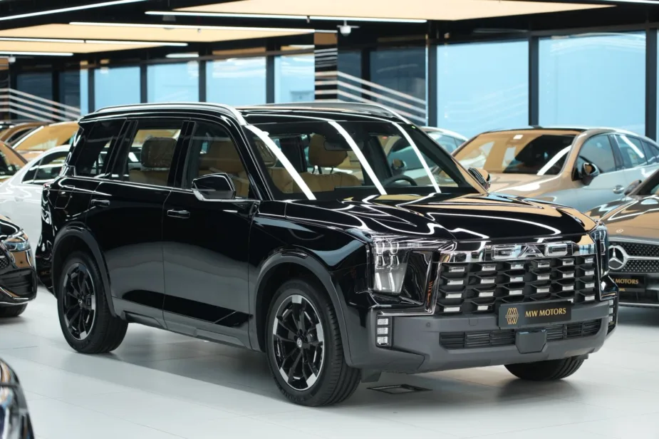 2026 GAC GS8 Front Angle View