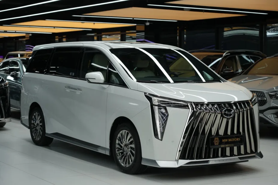2026 GAC M8 GX Master Front Angle View