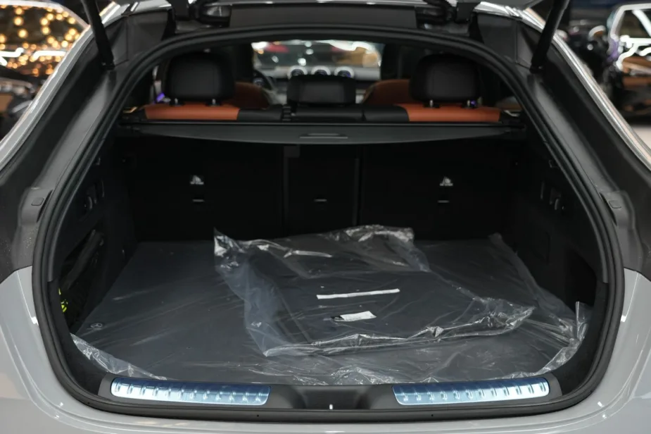 glc 200 coupe 2026 rear trunk