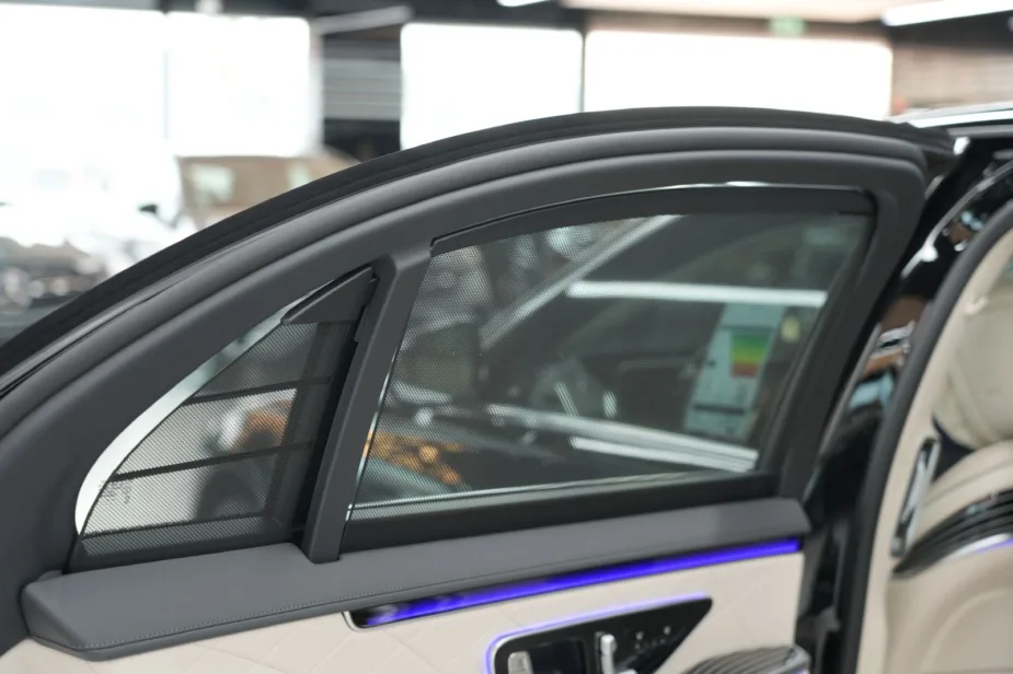 2026 Mercedes-Benz S500 Rear Door Curtain