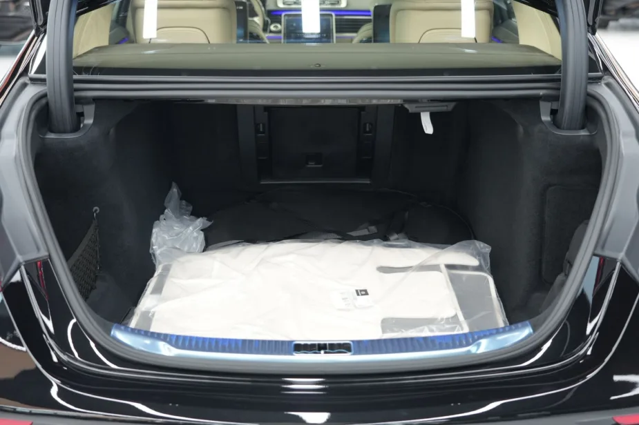 2026 Mercedes-Benz S500 Trunk