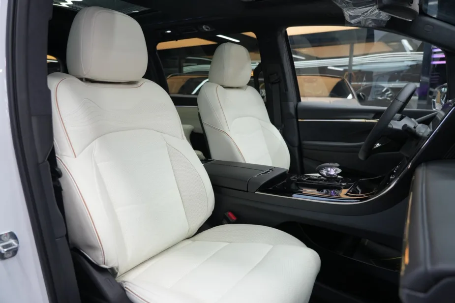2026 GAC M8 GX Master Front Seats