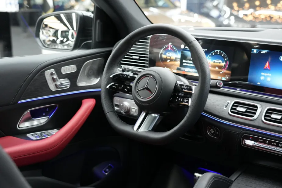 Mercedes-Benz GLE 450 Coupe 2026 Dark Series Head-Up Steering Wheel