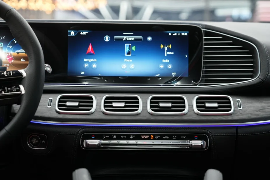 Mercedes-Benz GLE 450 Coupe 2026 Dark Series Central Screen