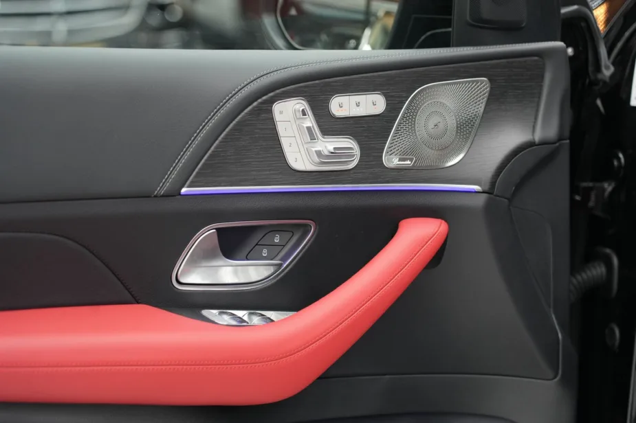 Mercedes-Benz GLE 450 Coupe 2026 Dark Series Door