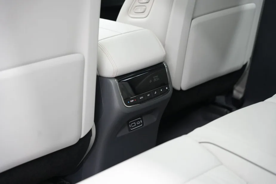 2026 GAC GS8 Traveler