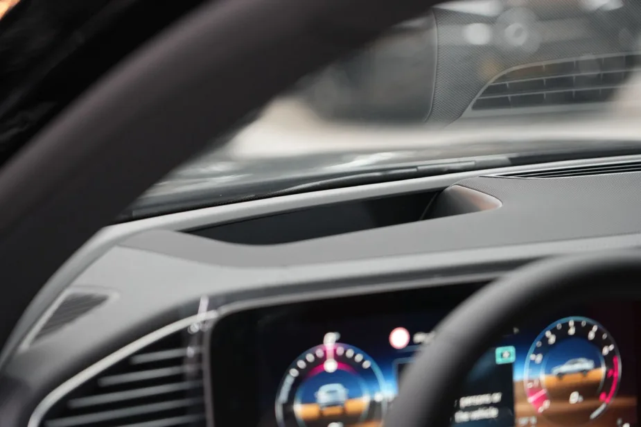 Mercedes-Benz GLE 450 Coupe 2026 Dark Series Head-Up Display